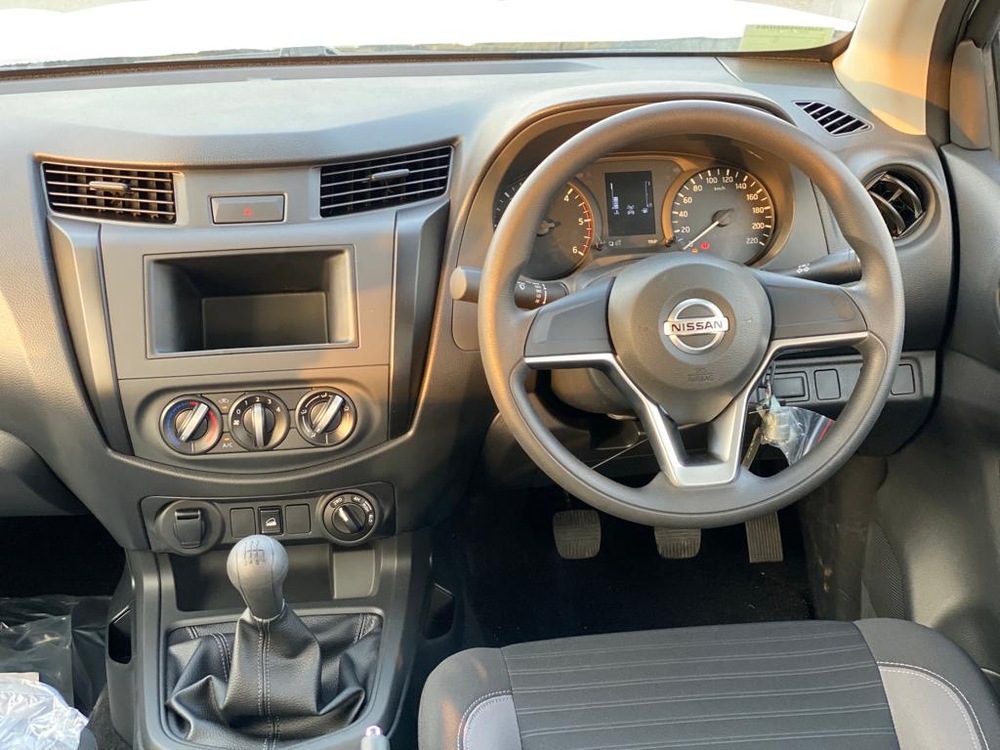 NISSAN NAVARA XE+ RHD