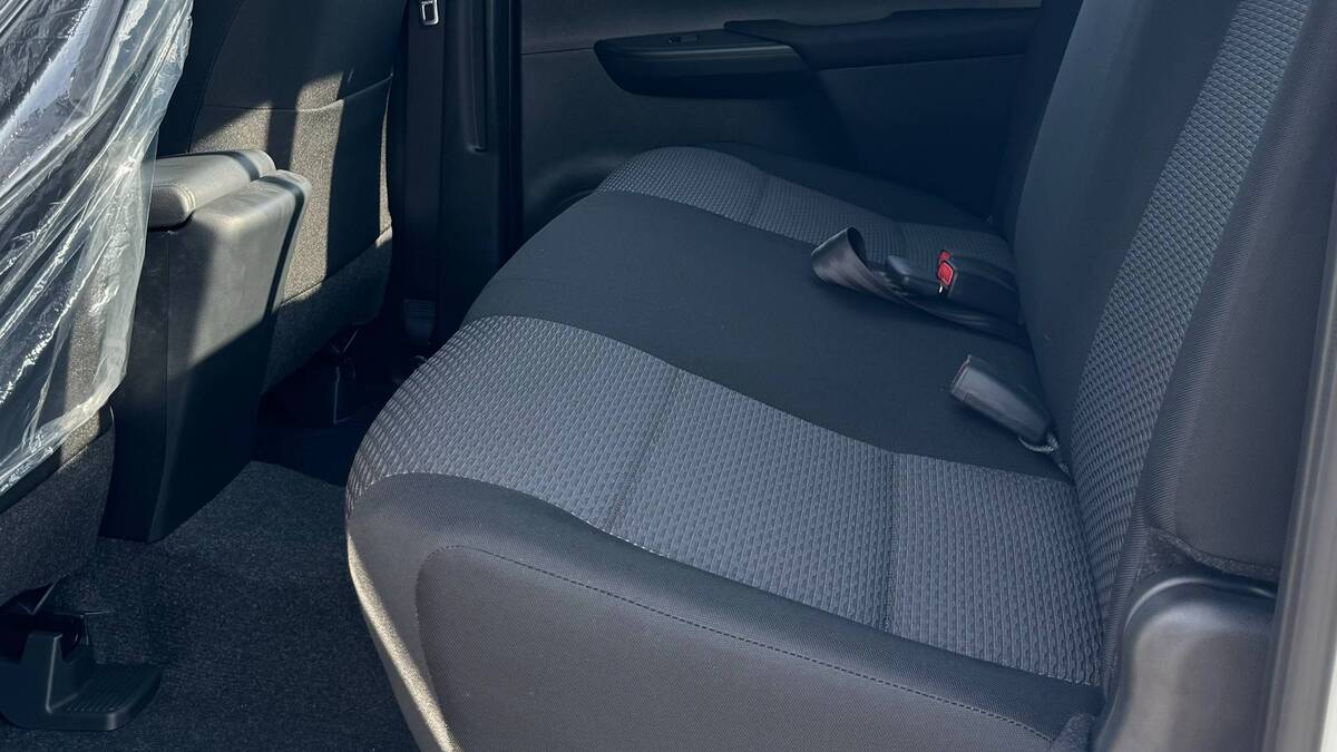 Toyota Hilux Mid